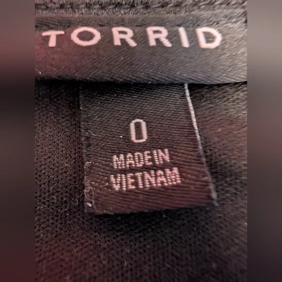 EUC Torrid Black and Gray Long Sleeve Dress - Picture 6 of 6